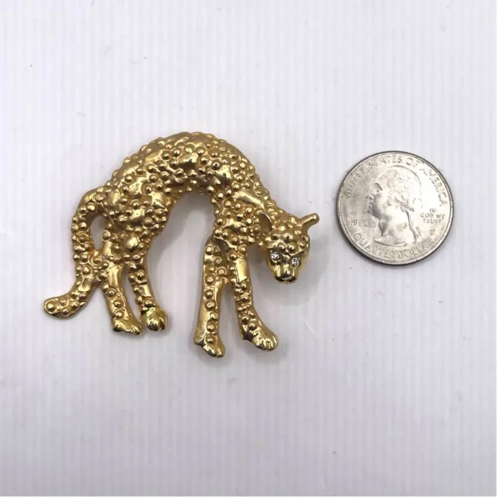 Vintage Cheetah Leopard Gold Tone Brooch With Diamond Rhinestone‎ Eyes - Picture 2 of 4